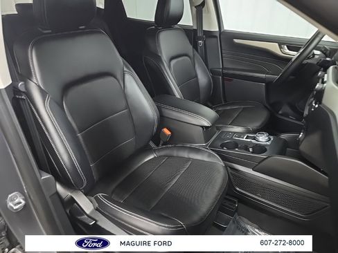 Used 2022 Ford Escape SEL image 15