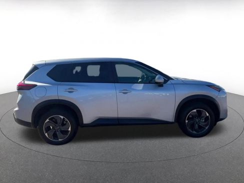 Used 2025 Nissan Rogue SV FWD image 15