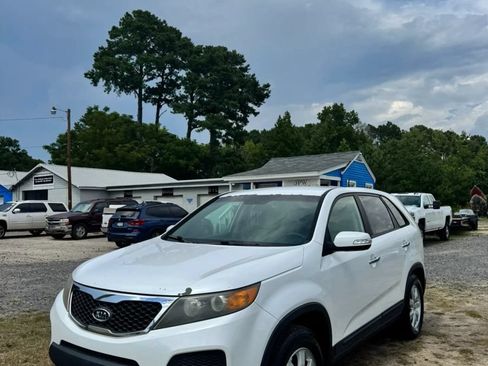 Used 2011 Kia Sorento 2WD image 4