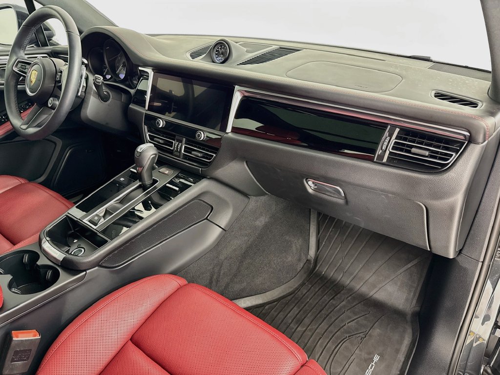 Certified 2026 Porsche Macan S AWD/4WD image 31