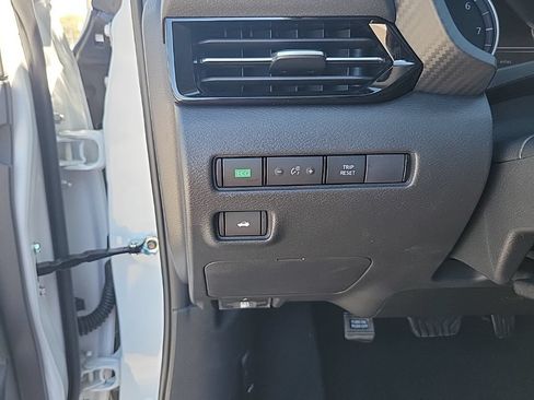 New 2025 Nissan Sentra SR w/ SR Premium Package FWD image 20