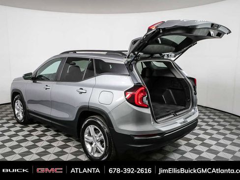 Used 2024 GMC Terrain SLE w/ Driver Convenience Package FWD image 32