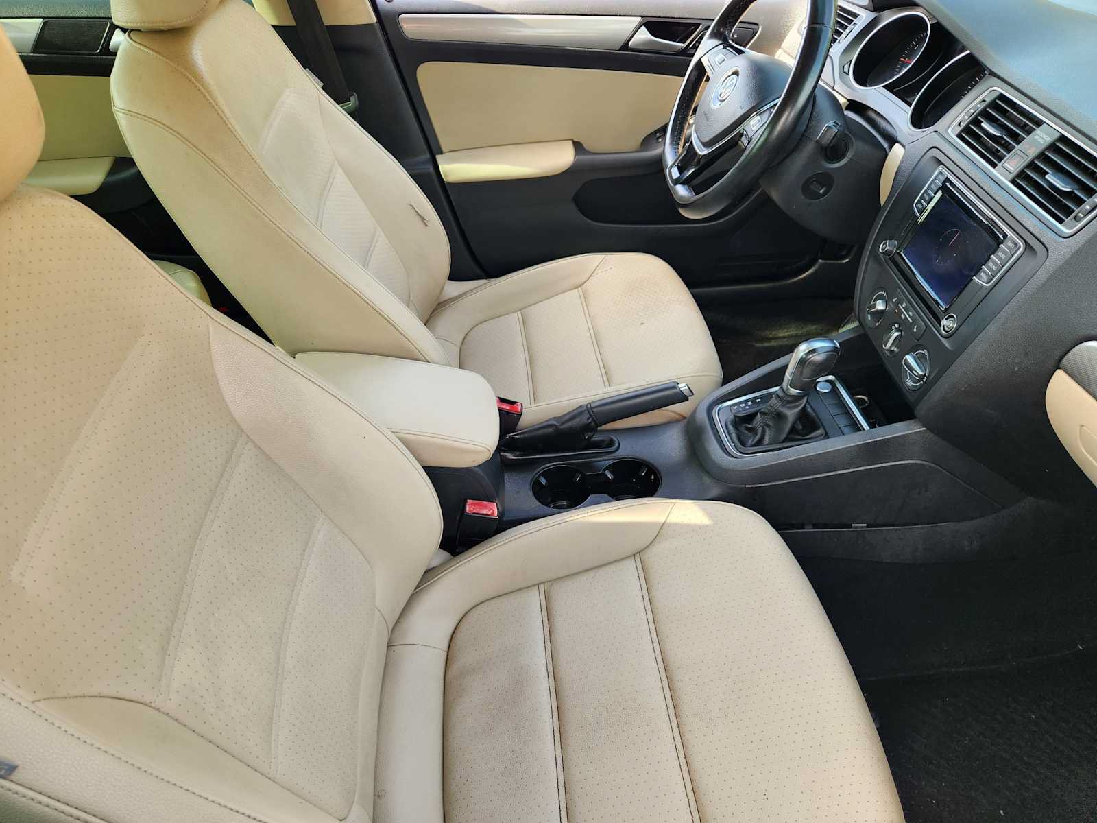 Used 2017 Volkswagen Jetta SE FWD image 13