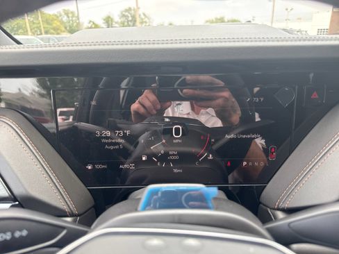 New 2026 GMC Yukon XL AT4 AWD/4WD image 13