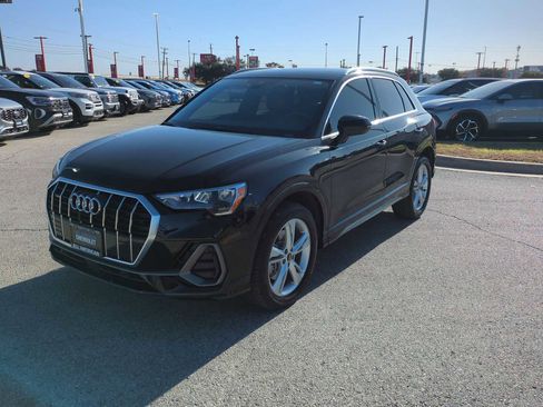 Used 2022 Audi Q3 2.0T Premium w/ Convenience Package image 4