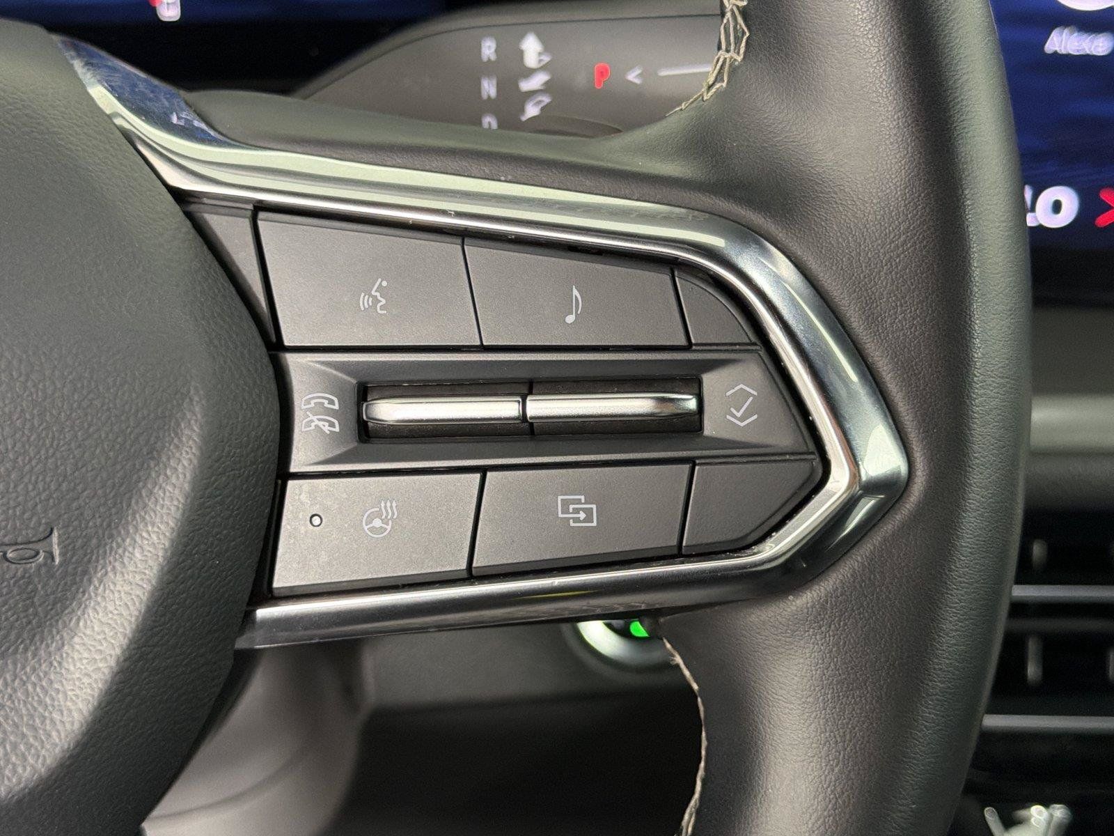 Used 2024 Chevrolet Traverse LT FWD image 27