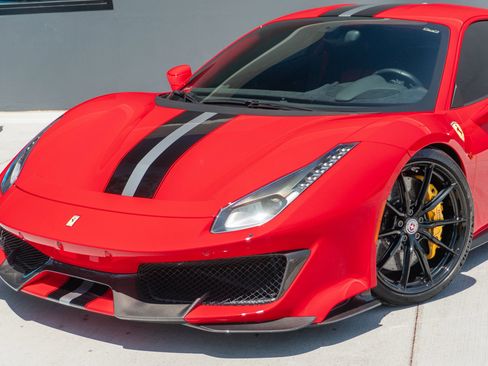 Used 2019 Ferrari 488 Pista Coupe RWD image 21