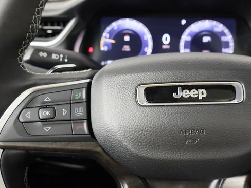 New 2025 Jeep Grand Cherokee Limited image 8