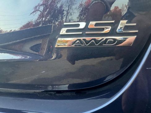 Used 2018 Jaguar XF Premium image 13