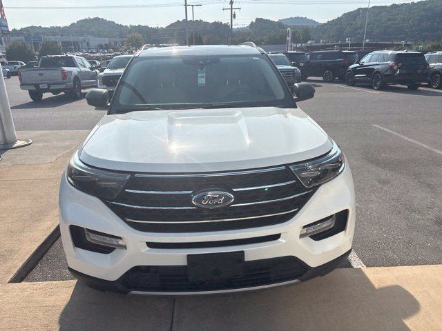 Certified 2020 Ford Explorer XLT w/ Equipment Group 202A AWD/4WD image 3