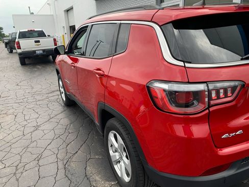 Used 2019 Jeep Compass Latitude w/ Popular Equipment Group AWD/4WD image 7