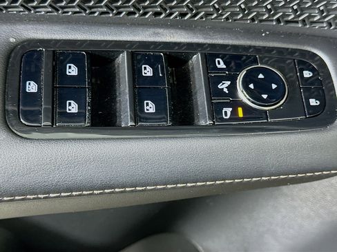 Used 2023 Nissan Ariya FWD image 15