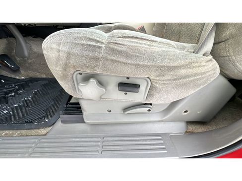 Used 2002 Chevrolet Tahoe LS w/ 3rd Row Seat Pkg image 24