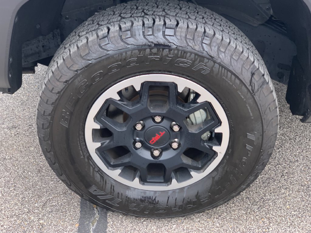 Used 2024 Toyota Tacoma TRD Off-Road AWD/4WD image 31