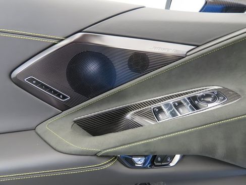 Used 2023 Chevrolet Corvette Stingray Premium Conv w/ Z51 Performance Package image 21