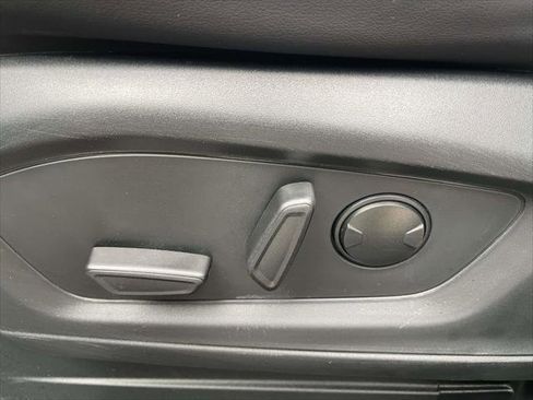 Used 2023 Ford Explorer XLT w/ Equipment Group 202A image 13