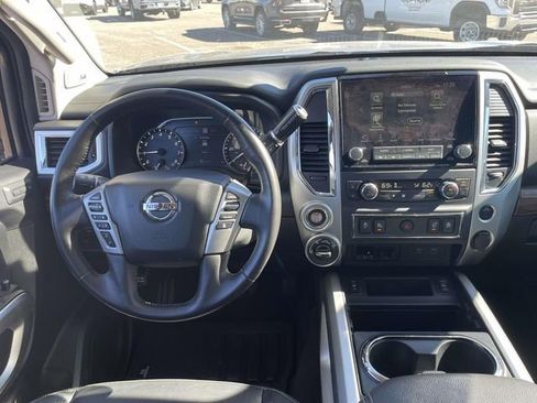 Used 2021 Nissan Titan SL w/ Moonroof Package image 12