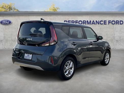 Used 2023 Kia Soul LX w/ LX Technology Package image 5