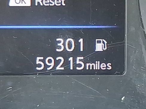 Used 2018 Nissan Rogue SV FWD image 33