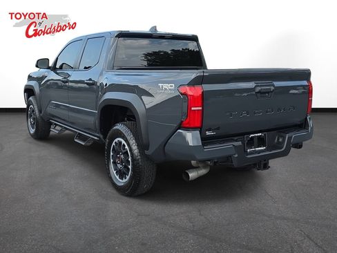 Used 2025 Toyota Tacoma TRD Off-Road AWD/4WD image 7