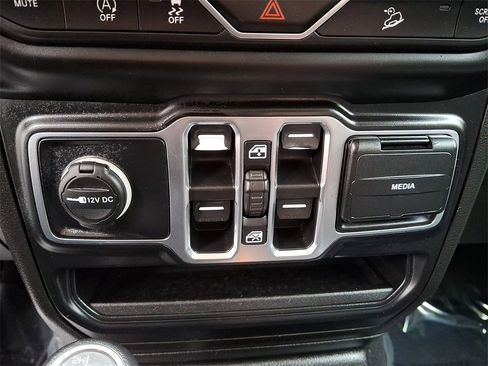 Used 2019 Jeep Wrangler Unlimited Sport S image 26