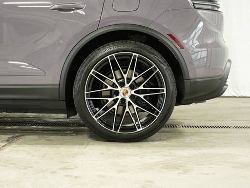 Certified 2025 Porsche Macan Electric RWD image 40