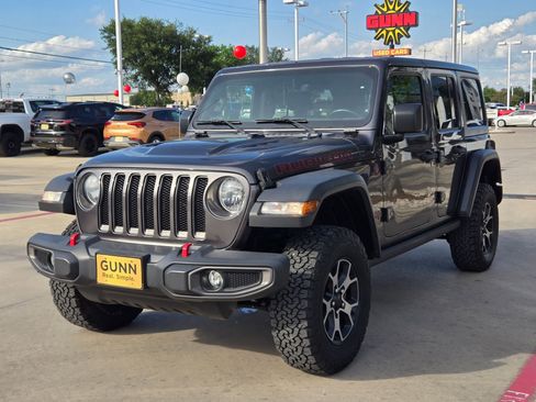 Used 2018 Jeep Wrangler Unlimited Rubicon AWD/4WD image 3