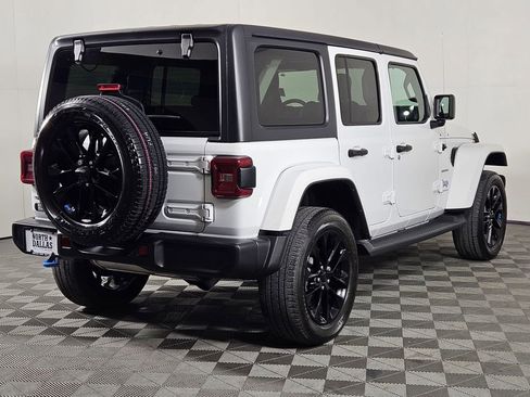 Used 2023 Jeep Wrangler Unlimited Sahara w/ Cold Weather Group image 5