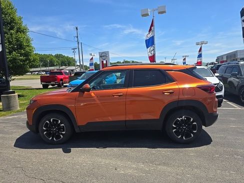 Used 2022 Chevrolet TrailBlazer LT w/ Convenience Package FWD image 4
