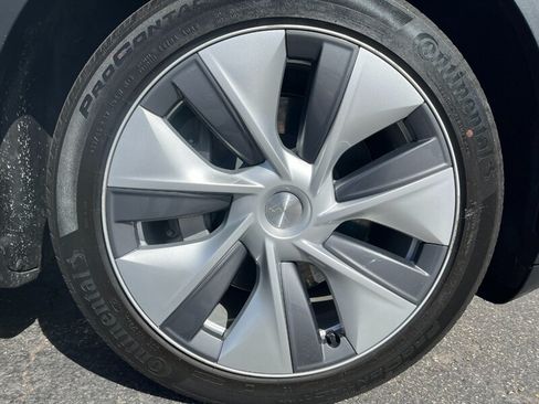 Used 2023 Tesla Model Y AWD image 37