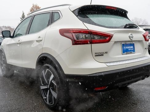 Used 2022 Nissan Rogue Sport SL w/ Premium Package image 7