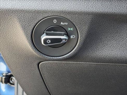 Used 2021 Volkswagen Jetta SE FWD image 16