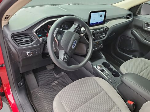 Certified 2020 Ford Escape SE image 6