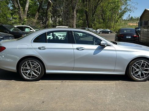 Used 2021 Mercedes-Benz E 350 4MATIC Sedan image 3