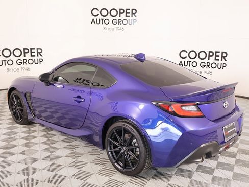 Used 2023 Toyota GR86 Premium w/ ALL Weather Mat Package (TMS) image 21