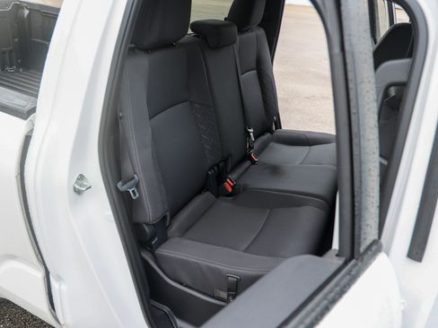 Certified 2025 Toyota Tacoma SR5 AWD/4WD image 41