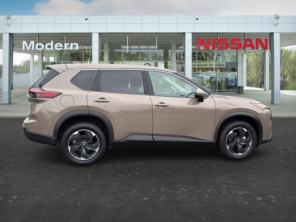 Certified 2025 Nissan Rogue SV AWD/4WD image 6