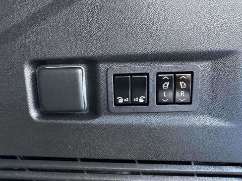 Used 2023 Chevrolet Tahoe Z71 w/ Luxury Package AWD/4WD image 58