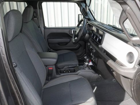 New 2025 Jeep Gladiator Sport image 24