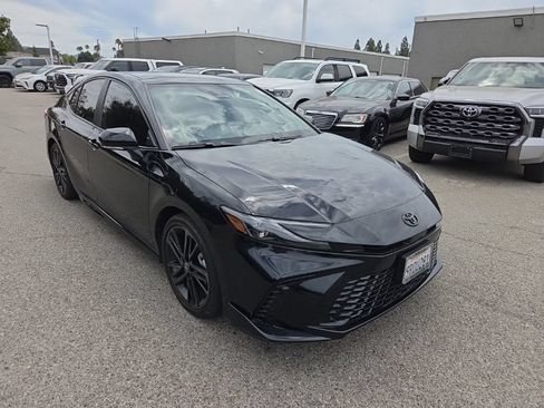 Used 2025 Toyota Camry XSE FWD image 7
