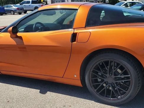 Used 2007 Chevrolet Corvette Coupe w/ Preferred Equipment Group RWD image 17