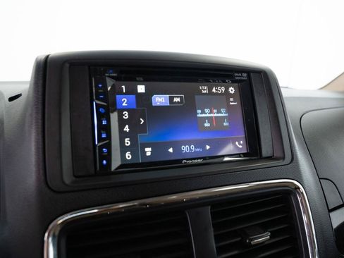 Used 2016 Dodge Grand Caravan SE w/ Quick Order Package 29E SE FWD image 19