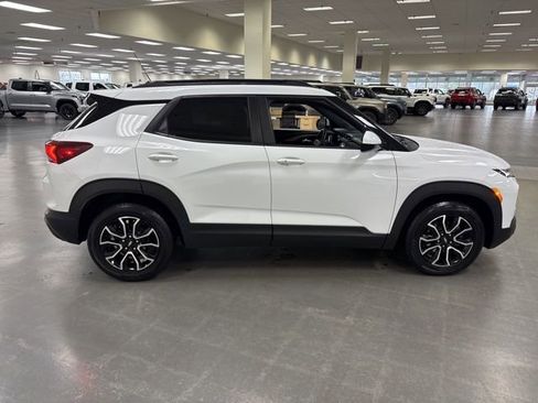 Used 2021 Chevrolet TrailBlazer ACTIV w/ Sun and Liftgate Package image 11