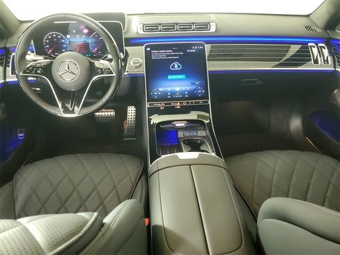 Used 2025 Mercedes-Benz S 580 4MATIC Sedan image 15