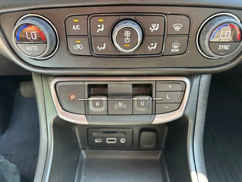 Used 2024 GMC Terrain AT4 w/ LPO, Floor Liner Package AWD/4WD image 31