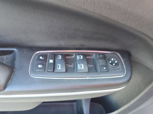 Used 2022 Chrysler 300 Touring L w/ Comfort Group image 22