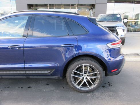 Used 2022 Porsche Macan image 4