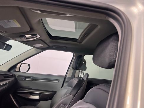 Used 2024 Kia EV9 Wind image 22