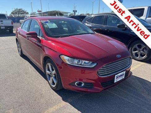 Used 2015 Ford Fusion SE w/ Equipment Group 201A image 3