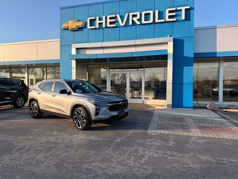 Certified 2026 Chevrolet Trax RS image 1